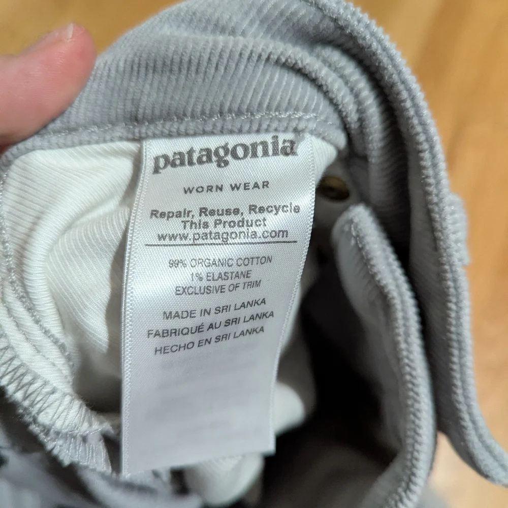 Patagonia Organic Cotton Fitted Corduroy Pants Size 26 Light Gray